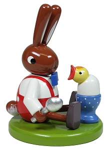 Hase mit Eierbecher