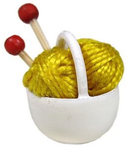 Flade Körbchen mit Wolle, gelb  (Flade 3413.1) Körbchen mit Wolle, gelb